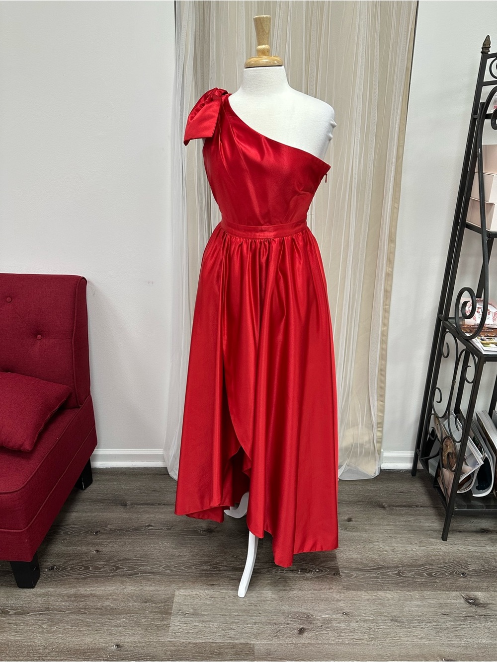 One-Shoulder Red Satin High-Low Evening Dress Large